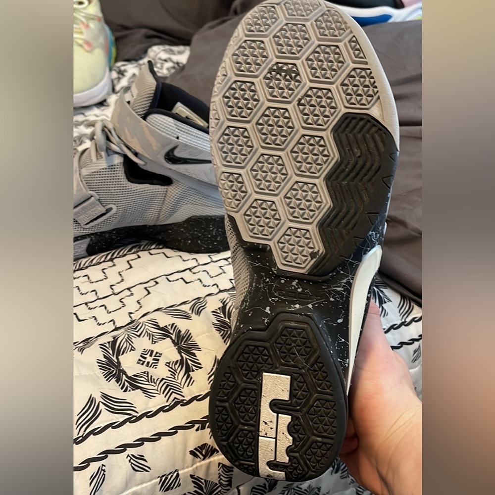 Nike Lebron Solider size 11.5